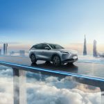 SUV eléctrico de nueva generación representado por Salfa, con diseño moderno y enfoque en movilidad sustentable.